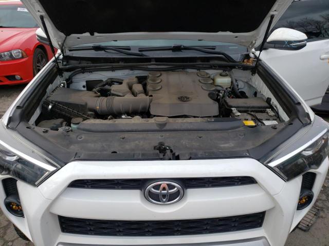 JTEBU5JR1J5577997 - 2018 TOYOTA 4RUNNER SR5/SR5 PREMIUM WHITE photo 12