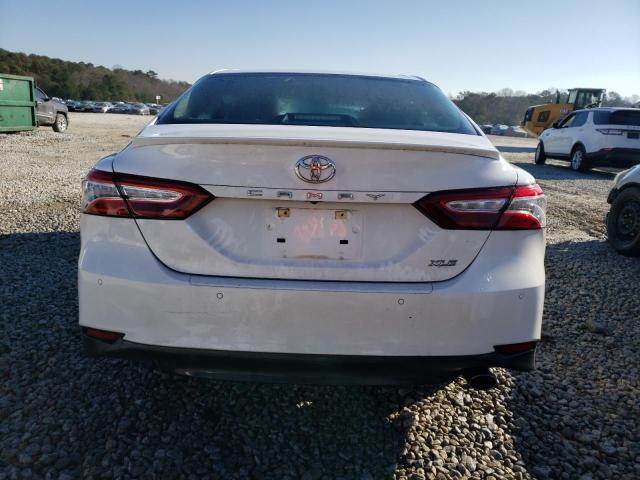 4T1B11HK7JU025016 - 2018 TOYOTA CAMRY L WHITE photo 6