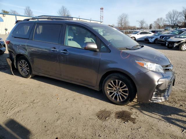 5TDYZ3DC4JS916872 - 2018 TOYOTA SIENNA XLE GRAY photo 4