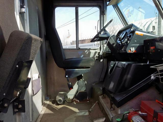 4UZABMBW66CW23343 - 2006 FREIGHTLINER CHASSIS M LINE WALK-IN VAN  photo 5