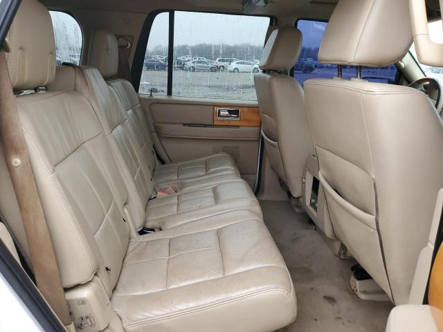 5LMFU27548LJ16381 - 2008 LINCOLN NAVIGATOR თეთრი ფოტო 11