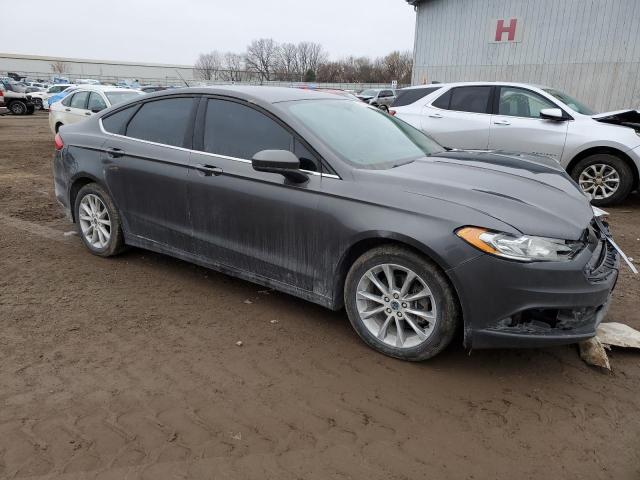 3FA6P0H74HR105925 - 2017 FORD FUSION SE GRAY photo 4