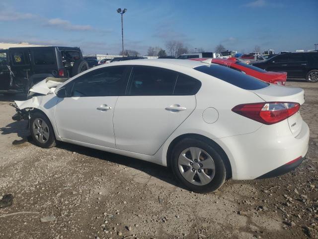 KNAFK4A67G5597401 - 2016 KIA FORTE LX WHITE photo 2