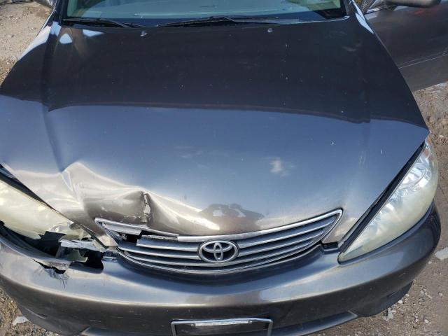 JTDBE32K053026064 - 2005 TOYOTA CAMRY LE GRAY photo 11