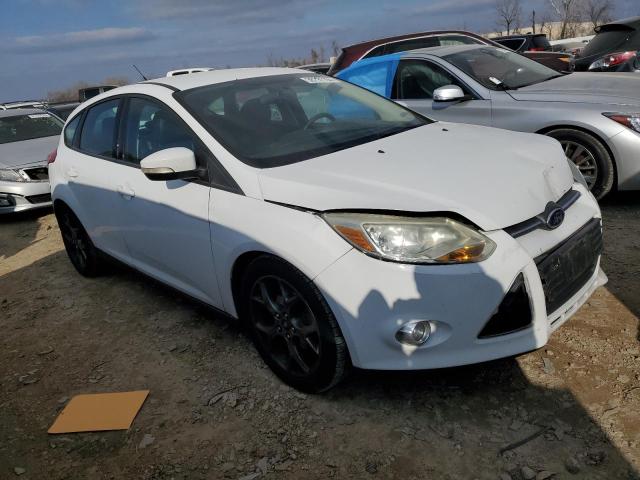 1FADP3K29EL151041 - 2014 FORD FOCUS SE WHITE photo 4