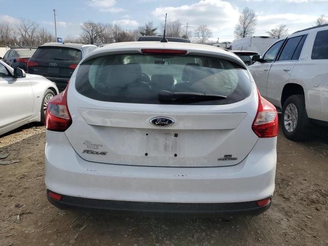 1FADP3K29EL151041 - 2014 FORD FOCUS SE WHITE photo 6