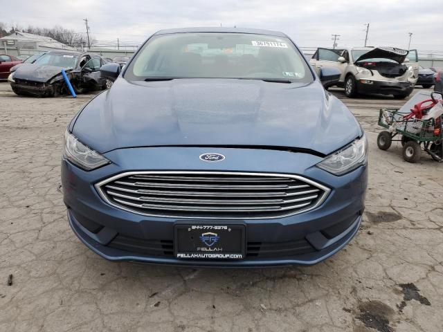 3FA6P0HD8JR254995 - 2018 FORD FUSION SE BLUE photo 5