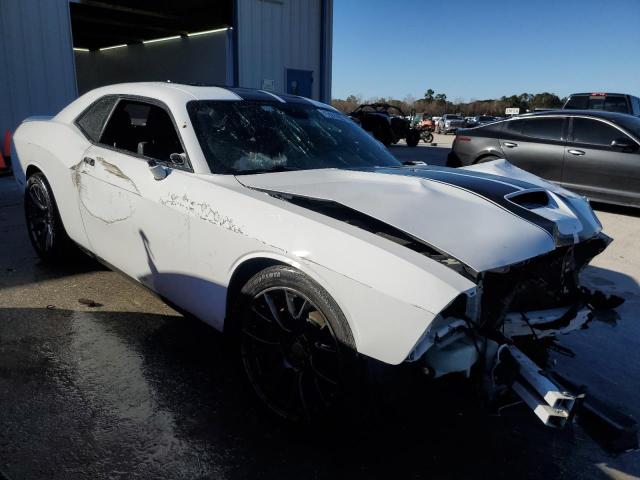 2C3CDZDJ3FH804679 - 2015 DODGE CHALLENGER SRT 392 WHITE photo 4