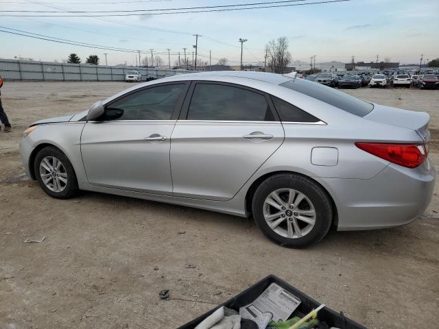 5NPEB4AC8DH704228 - 2013 HYUNDAI SONATA GLS SILVER photo 2