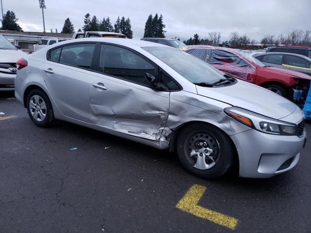 3KPFK4A76JE209002 - 2018 KIA FORTE LX SILVER photo 4