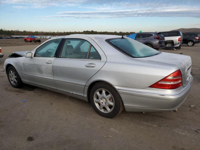 WDBNG75J5YA058055 - 2000 MERCEDES-BENZ S 500 SILVER photo 2