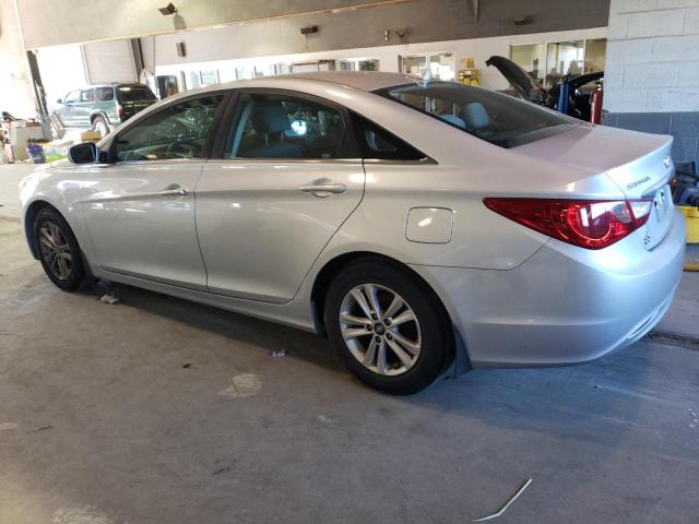 5NPEB4AC5DH592469 - 2013 HYUNDAI SONATA GLS SILVER photo 2