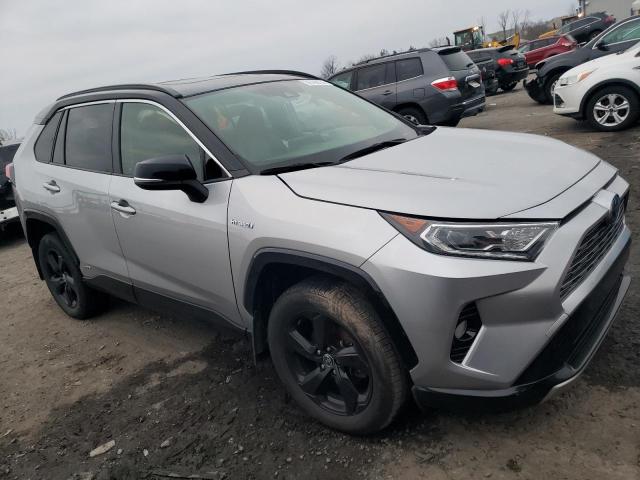 JTMEWRFV7LJ043034 - 2020 TOYOTA RAV4 XSE SILVER photo 4