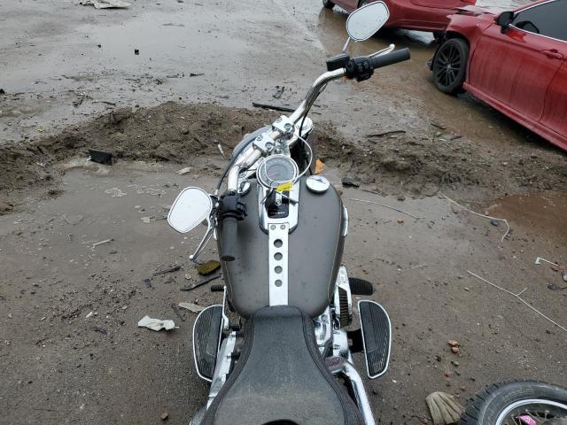 1HD1YGK20KB037463 - 2019 HARLEY-DAVIDSON FLFBS GRAY photo 5