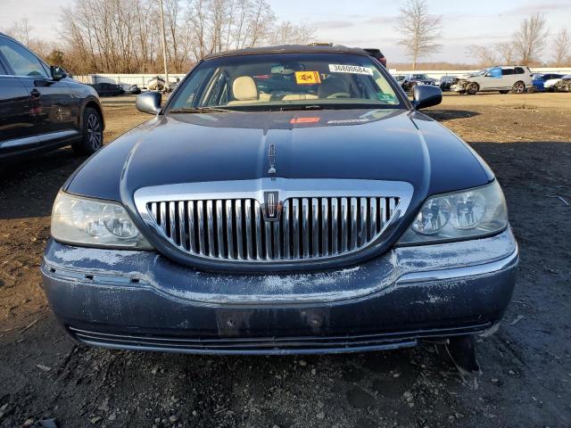 1LNHM82W95Y664471 - 2005 LINCOLN TOWN CAR SIGNATURE LIMITED BLUE photo 5