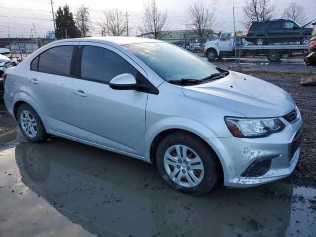 1G1JB5SH0J4110869 - 2018 CHEVROLET SONIC LS 银色 照片 4