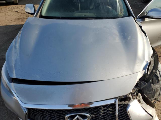 SJKCH5CP1JA054329 - 2018 INFINITI QX30 BASE SILVER photo 11