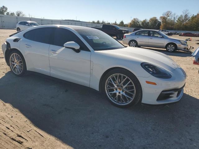 WP0AA2A7XJL111440 - 2018 PORSCHE PANAMERA 4 WHITE photo 4