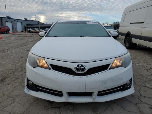 4T1BF1FK2EU326741 - 2014 TOYOTA CAMRY L WHITE photo 5