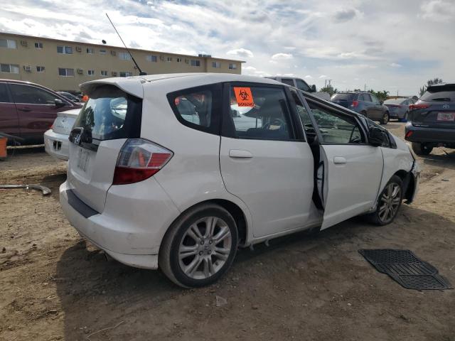 JHMGE88679S047727 - 2009 HONDA FIT SPORT WHITE photo 3