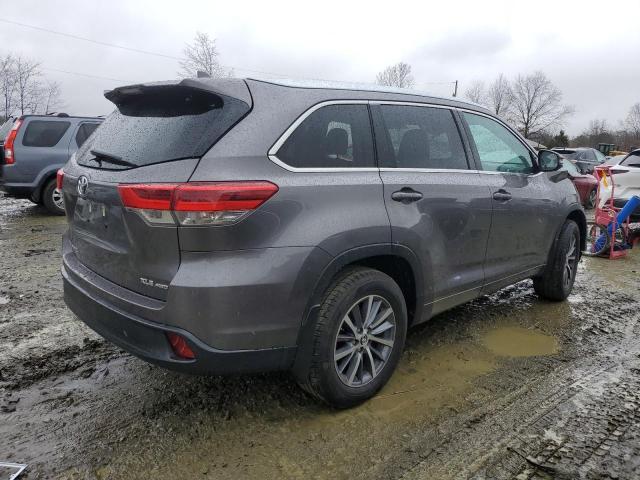 5TDJZRFH6JS558753 - 2018 TOYOTA HIGHLANDER SE GRAY photo 3