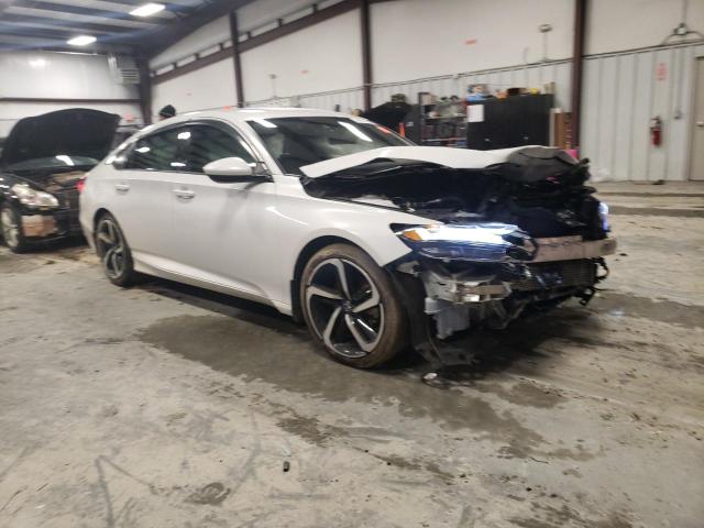 1HGCV1F32JA112124 - 2018 HONDA ACCORD SPORT WHITE photo 4