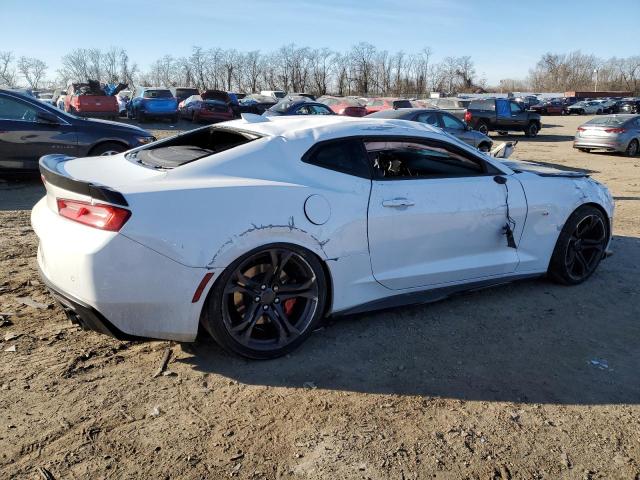 1G1FG1R78J0131652 - 2018 CHEVROLET CAMARO SS WHITE photo 3