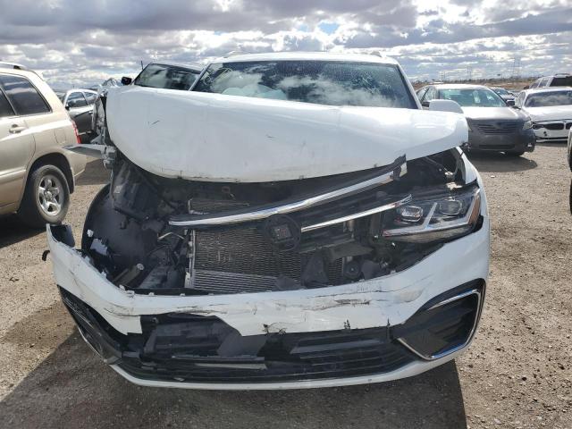 1V2PE2CA0MC240409 - 2021 VOLKSWAGEN ATLAS CROS SE Белый фото 5