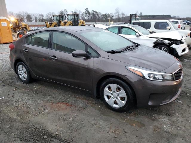 3KPFL4A79HE136523 - 2017 KIA FORTE LX BROWN photo 4