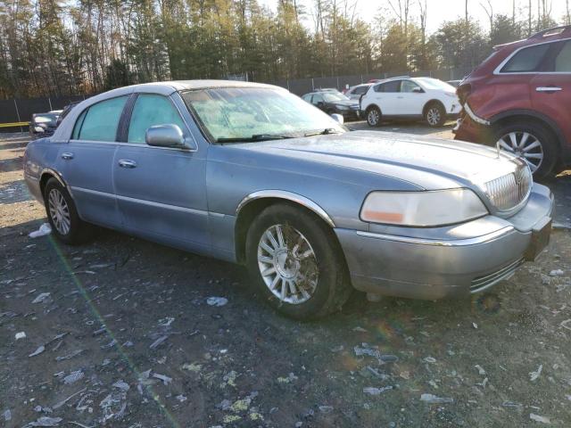 1LNHM81W04Y687315 - 2004 LINCOLN TOWN CAR EXECUTIVE BLUE photo 4