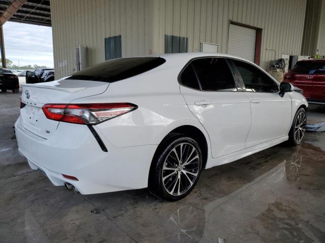 4T1B11HK7JU114620 - 2018 TOYOTA CAMRY L WHITE photo 3