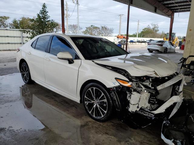 4T1B11HK7JU114620 - 2018 TOYOTA CAMRY L WHITE photo 4