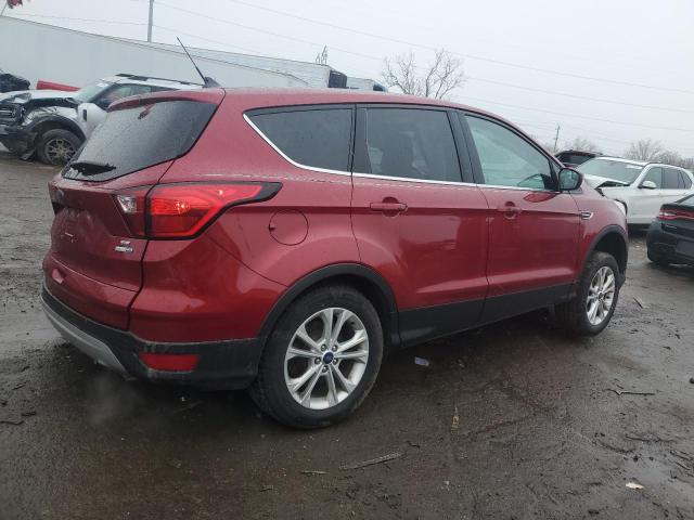 1FMCU9GDXKUC24883 - 2019 FORD ESCAPE SE RED photo 3