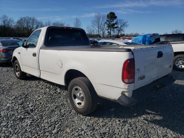 2FTRF17262CA44020 - 2002 FORD F150 WHITE photo 2