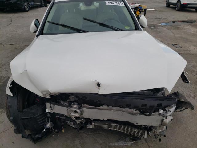 55SWF4JB7FU066604 - 2015 MERCEDES-BENZ C 300 WHITE photo 11