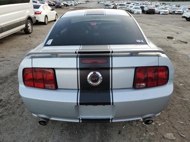 1ZVFT82H655132643 - 2005 FORD MUSTANG GT SILVER photo 6