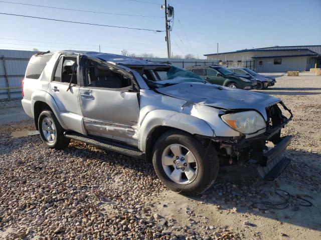 JTEZU14R078066369 - 2007 TOYOTA 4RUNNER SR5 SILVER photo 4