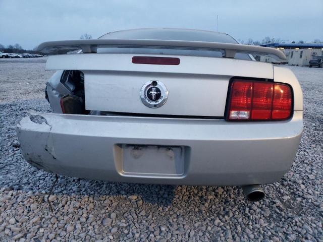 1ZVFT80N955108328 - 2005 FORD MUSTANG SILVER photo 6