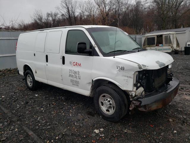 1GCGG25V371118333 - 2007 CHEVROLET EXPRESS G2 WHITE photo 4