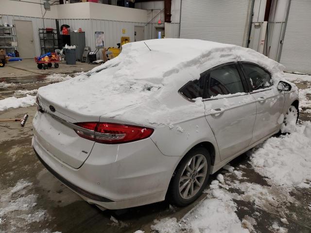 3FA6P0H7XHR355654 - 2017 FORD FUSION SE WHITE photo 3