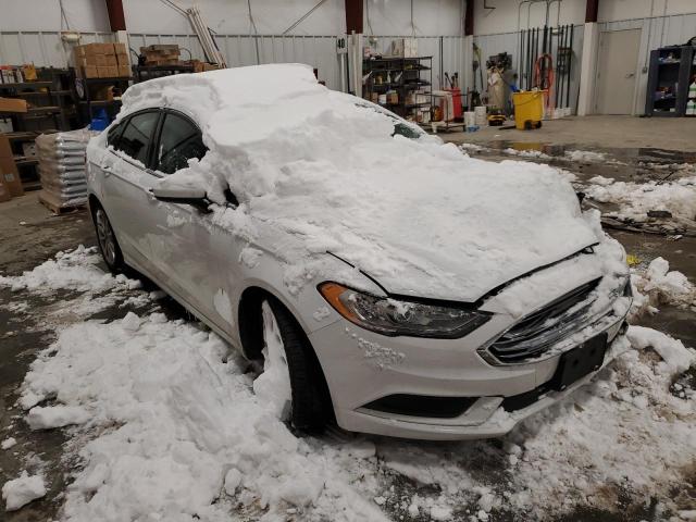 3FA6P0H7XHR355654 - 2017 FORD FUSION SE WHITE photo 4