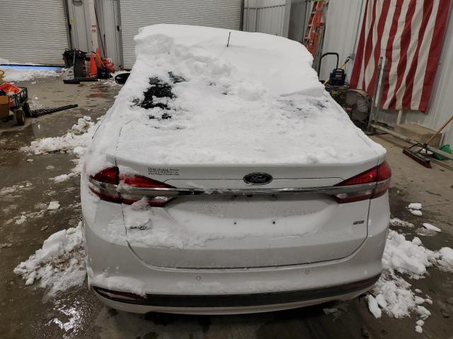 3FA6P0H7XHR355654 - 2017 FORD FUSION SE WHITE photo 6