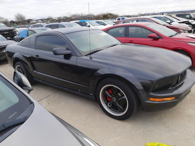 1ZVFT80N475321562 - 2007 FORD MUSTANG BLACK photo 4