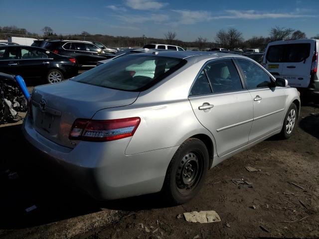 4T1BF3EK9BU147797 - 2011 TOYOTA CAMRY BASE SILVER photo 3