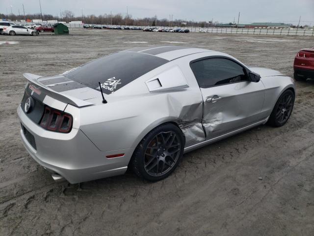 1ZVBP8AM4E5207728 - 2014 FORD MUSTANG SILVER photo 3
