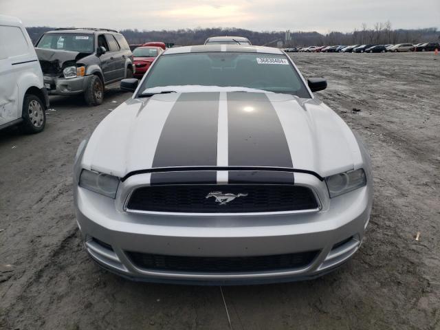 1ZVBP8AM4E5207728 - 2014 FORD MUSTANG SILVER photo 5