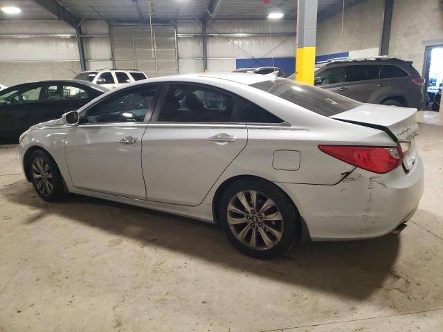 5NPEC4AC6BH153940 - 2011 HYUNDAI SONATA SE SILVER photo 2