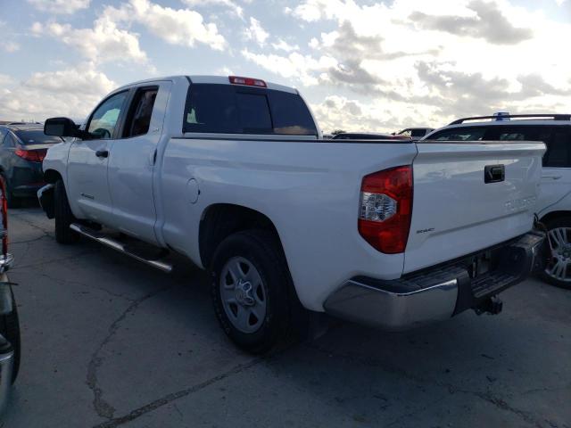 5TFRM5F15JX127280 - 2018 TOYOTA TUNDRA DOUBLE CAB SR/SR5 WHITE photo 2