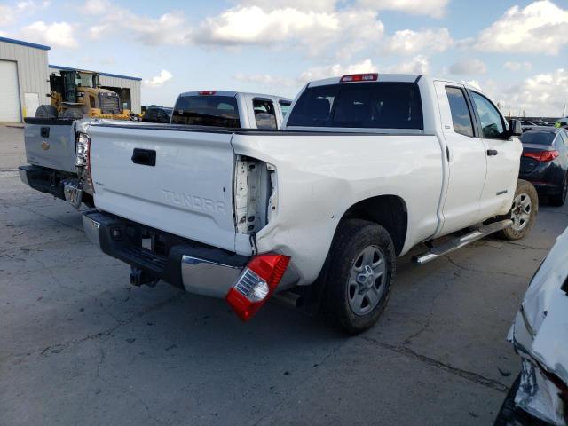 5TFRM5F15JX127280 - 2018 TOYOTA TUNDRA DOUBLE CAB SR/SR5 WHITE photo 3