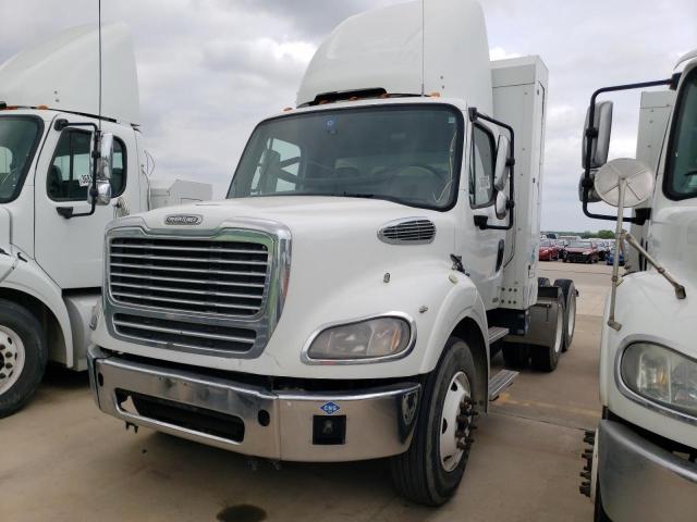 1FUJC5DX6DHFF4240 - 2013 FREIGHTLINER M2 112 MEDIUM DUTY WHITE photo 2